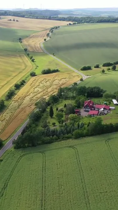 Luftaufnahme der Pension Volgenandt im grünen Eichsfeld