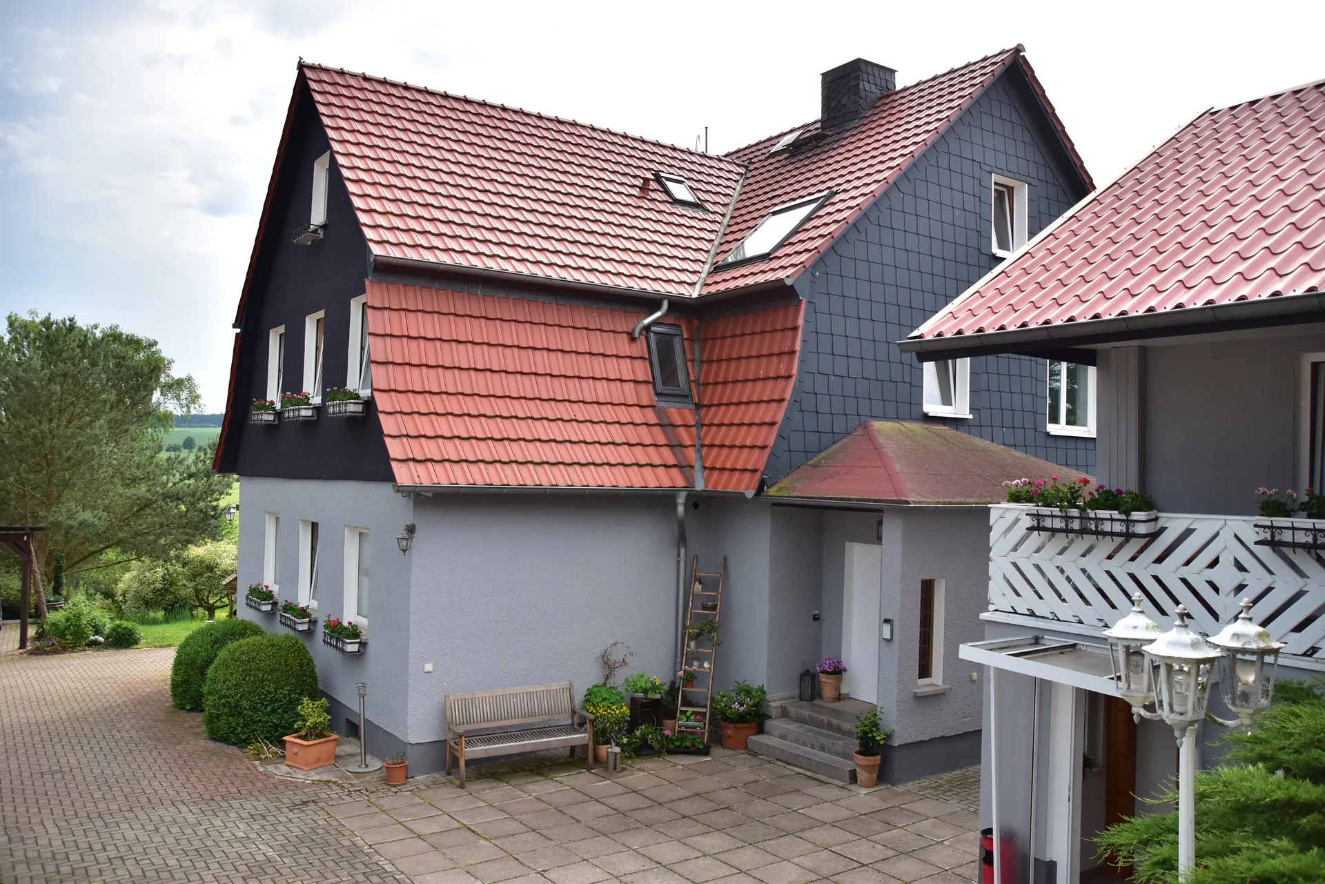 Pension Volgenandt – Gebäude und Innenhof